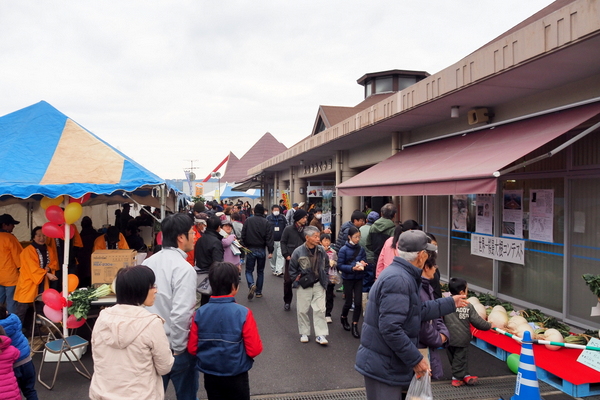 会場は火の島めぐみ館の敷地