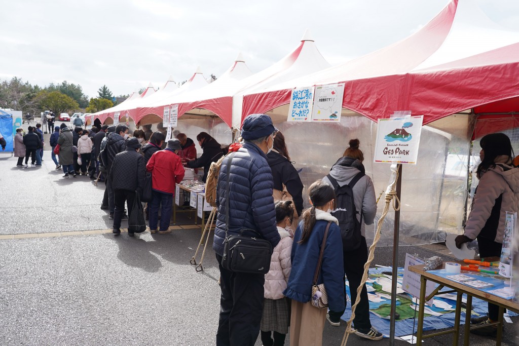 ご当地グルメも大集合する出店エリア